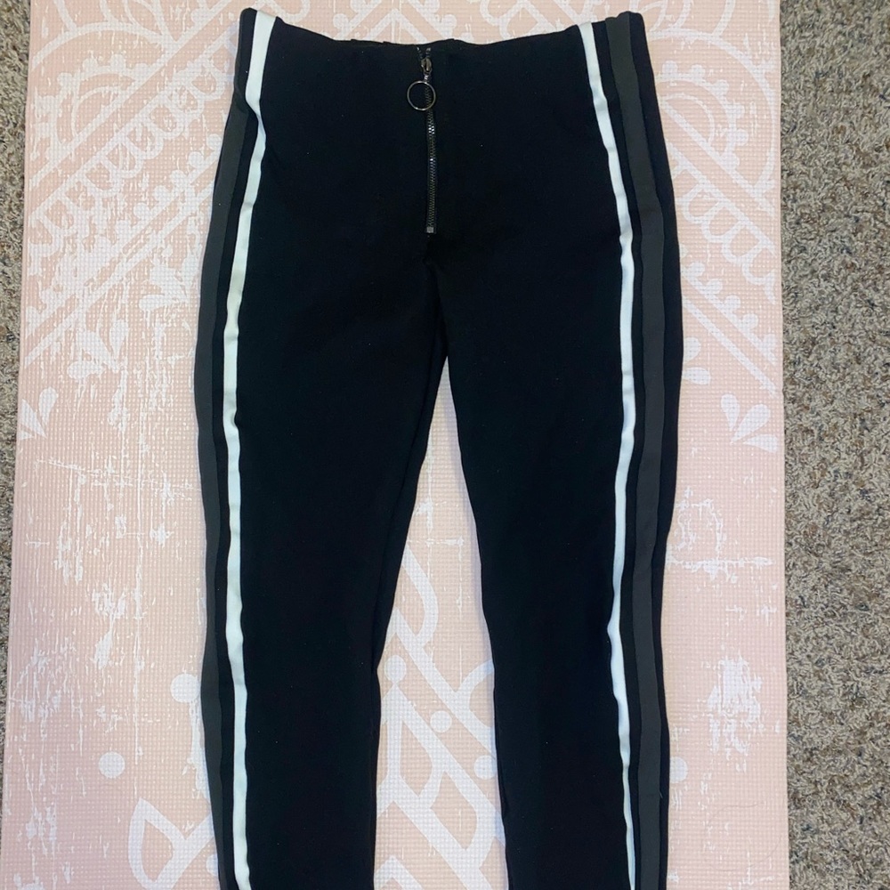 Thick lined leggings from Zara with front zipper